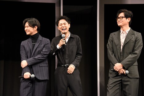 左から千葉雄大、成田凌、井浦新。