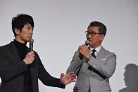 左から佐々木蔵之介、中井貴一。