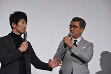 左から佐々木蔵之介、中井貴一。