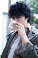 「悪い男」より、斎藤工。（撮影：蜷川実花）