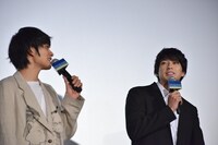 左から北村匠海、新田真剣佑。