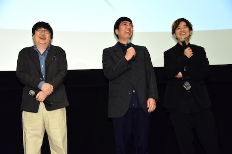 左から六角精児、小木博明、上地雄輔。