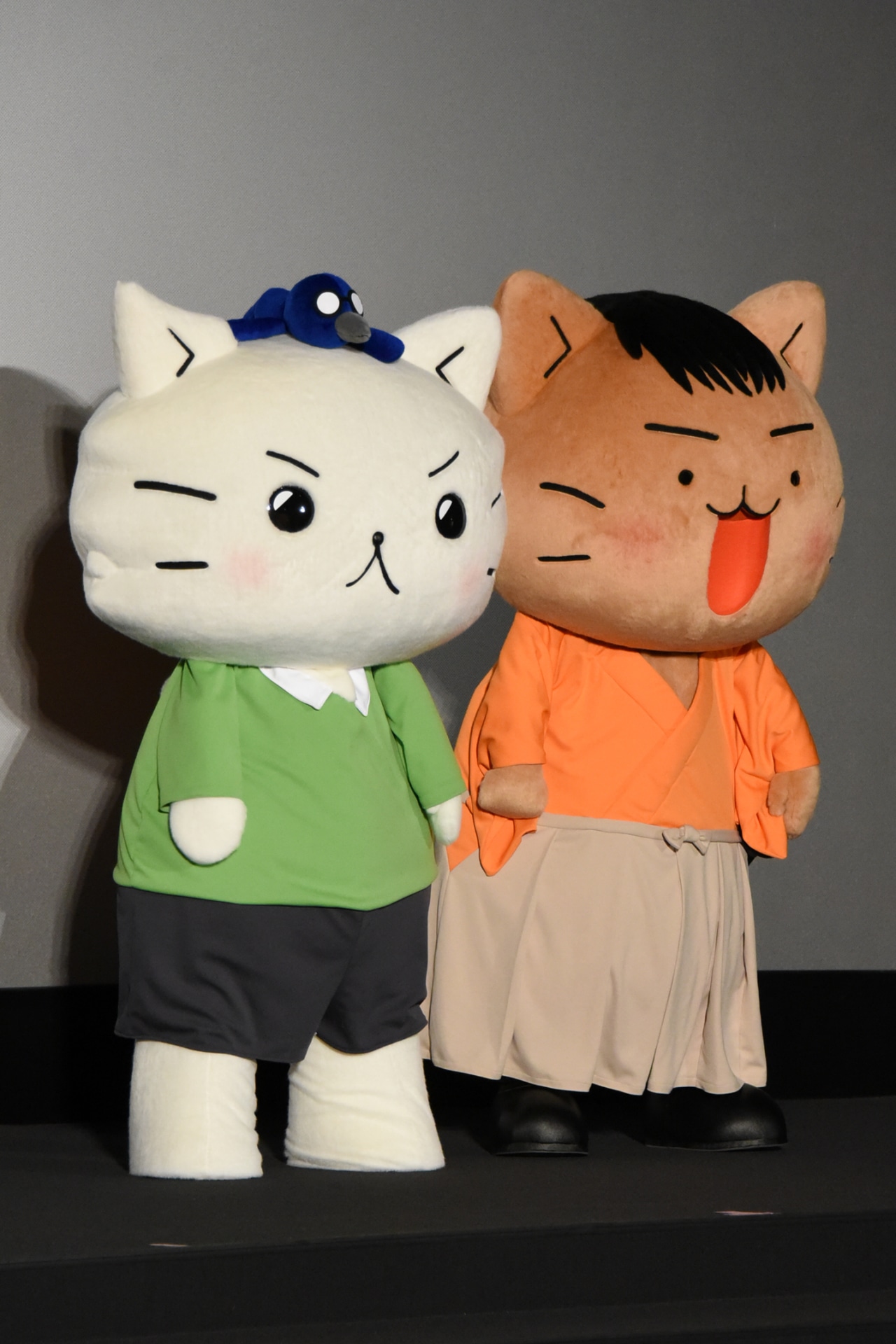 左からフク、坂本龍馬。