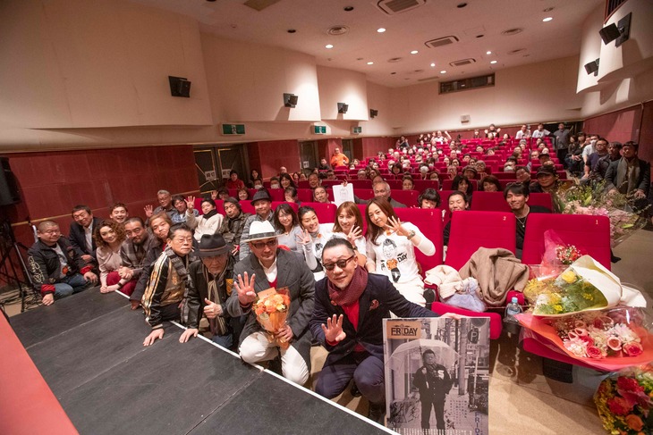 「FRIDAY」初日舞台挨拶の様子。