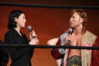 左から三吉彩花、宮原健斗。