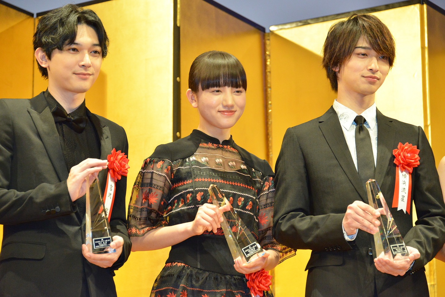 左から吉沢亮、清原果耶、横浜流星。