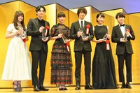 左から橋本環奈、吉沢亮、清原果耶、横浜流星、安藤サクラ、神木隆之介。