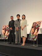 左から成島出、大泉洋、小池栄子。