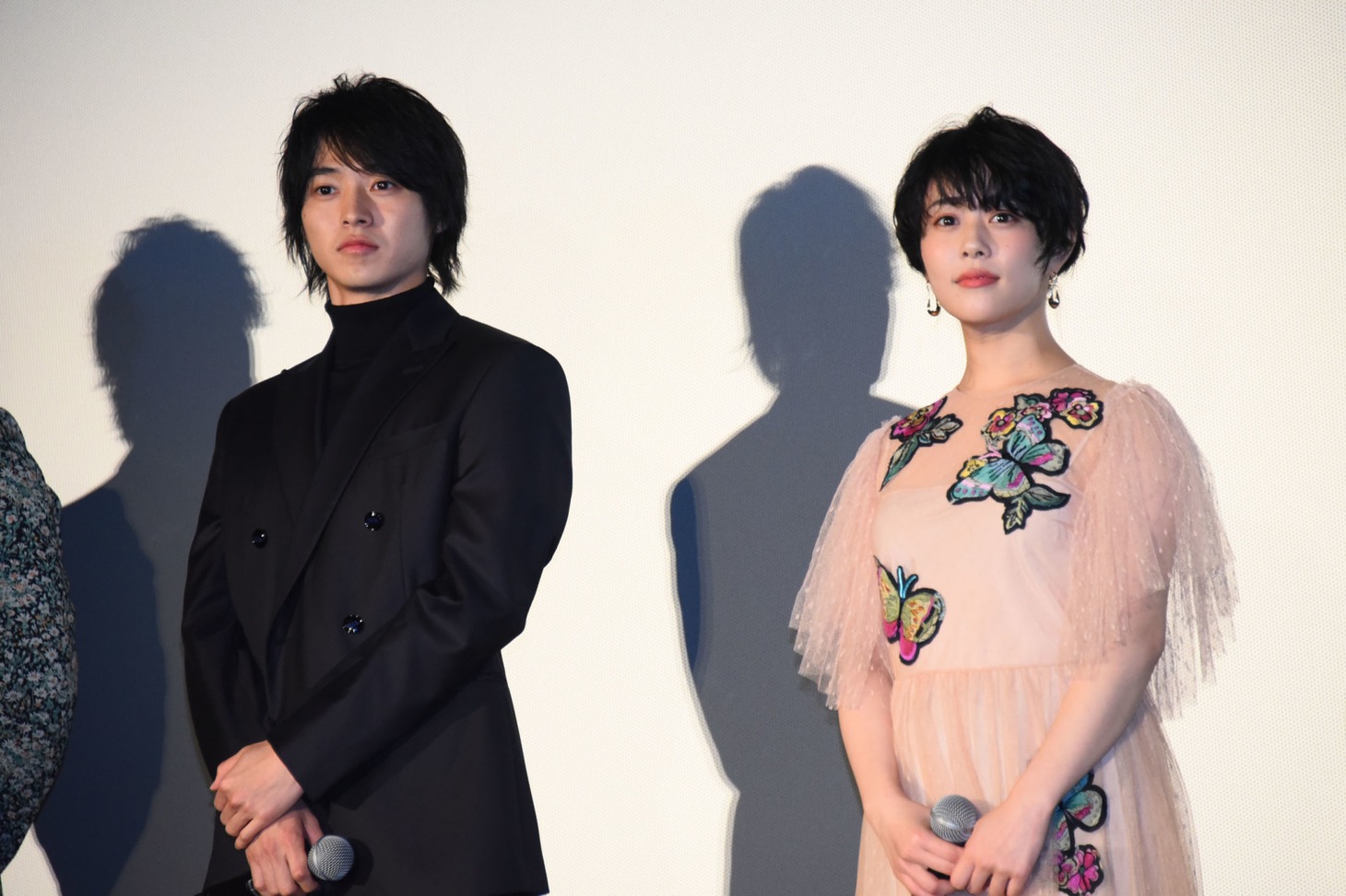 左から山崎賢人、高畑充希。