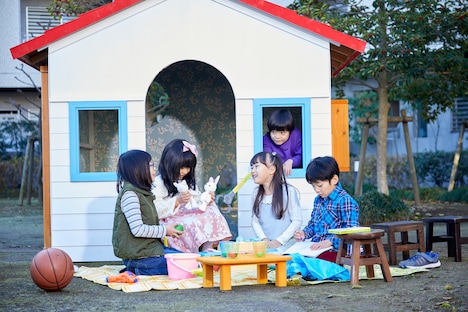 ドラマ「鈍色の箱の中で」