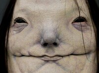 「スケアリーストーリーズ 怖い本 ギレルモ・デル・トロ＆アンドレ・ウーヴレダルの世界」より。