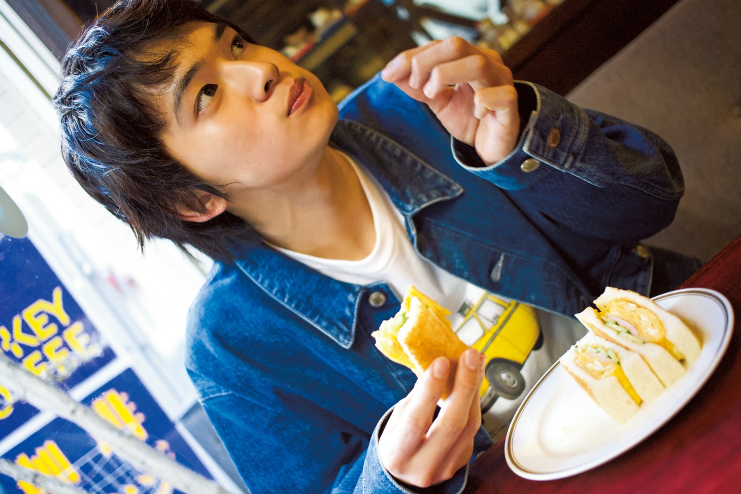 「TAKUMI KITAMURA Calendar Book 2020」収録カット