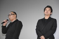 「静かな雨」公開記念舞台挨拶の様子。