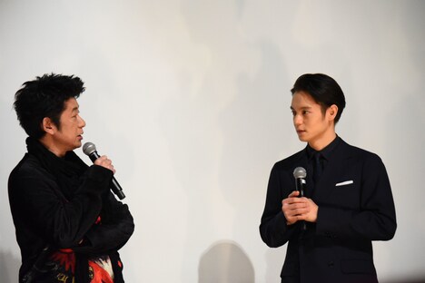 左から永瀬正敏、窪田正孝。