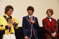 舞台挨拶の様子。