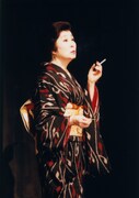 1999年に上演された「放浪記」より、森光子。