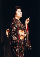 1999年に上演された「放浪記」より、森光子。