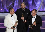 「トイ・ストーリー4」の監督ジョシュ・クーリー（中央）、プロデューサーのジョナス・リヴェラ（左）とマーク・ニールセン（右）。（Getty Images）