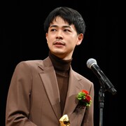 成田凌がキネ旬助演賞に喜びにじませる、池脇千鶴は阪本順治へ感謝