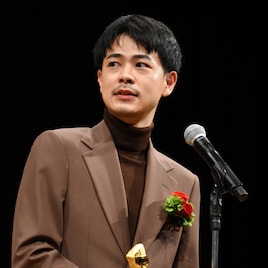 成田凌がキネ旬助演賞に喜びにじませる、池脇千鶴は阪本順治へ感謝