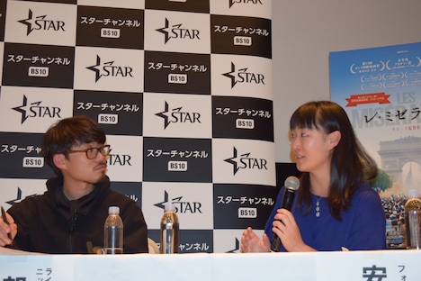 「レ・ミゼラブル」シンポジウム付き特別試写会の様子。左から望月優大、安田菜津紀。