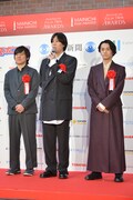左から桑原彰、野田洋次郎、武田祐介（RADWIMPS）。