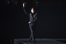 「ジュリアンさんがころんだ」でカッコよく止まる白濱亜嵐。