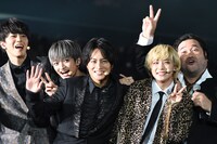 左から廣瀬智紀、石橋弘毅、白濱亜嵐、富園力也、勝矢。