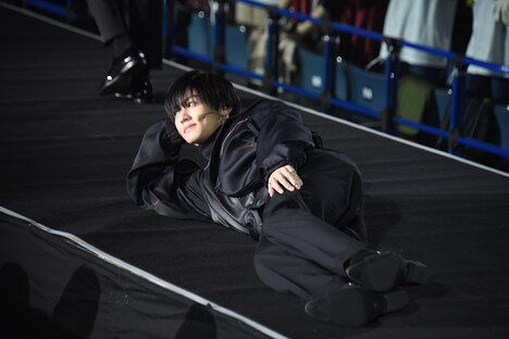 “ジュリアンさんが転んだ”中の川村壱馬。