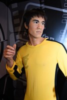 マダム・タッソー東京に展示されている、ブルース・リーのフィギュア。