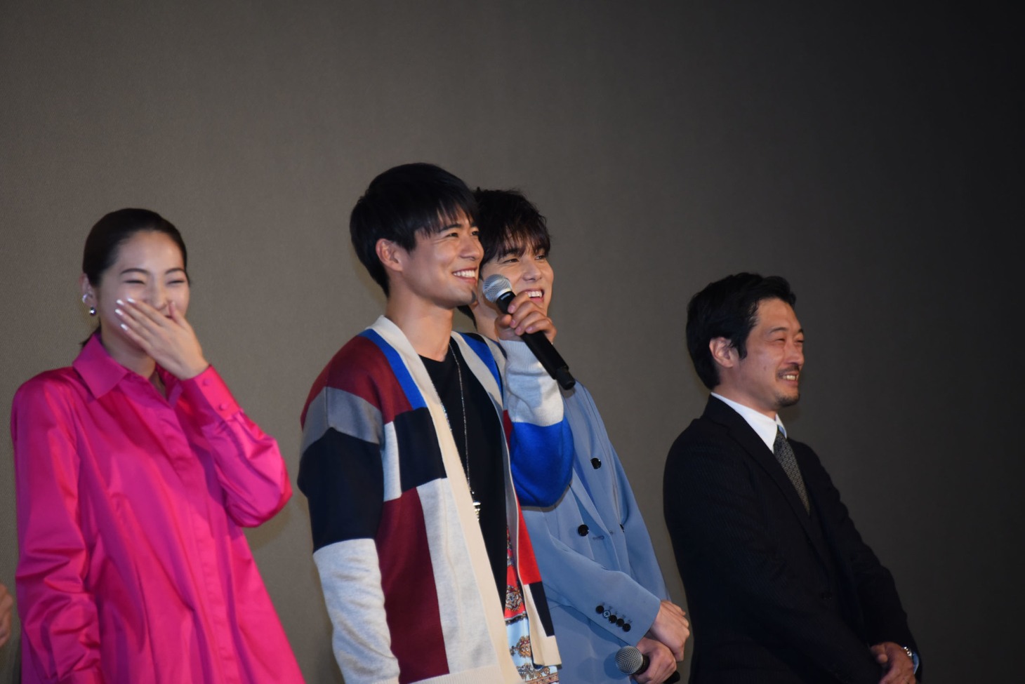 左から武田玲奈、辻本達規、水野勝、綾部真弥。