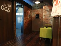 なぞともカフェの店内。