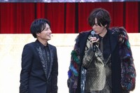 左から白濱亜嵐、DAIGO。