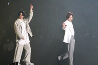 左から塩野瑛久、飯島寛騎。