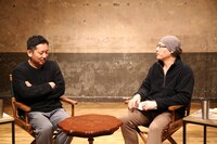 左から入江悠、映画評論家の森直人。