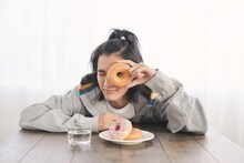 「渡邊圭祐 ファーストカレンダー 2020-2021」より。