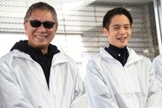 左から三池崇史、窪田正孝。