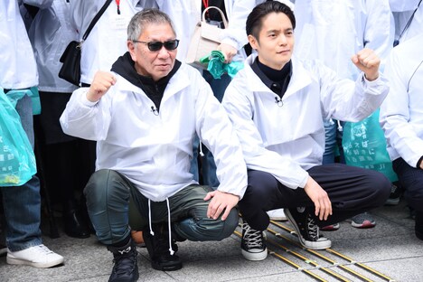 左から三池崇史、窪田正孝。