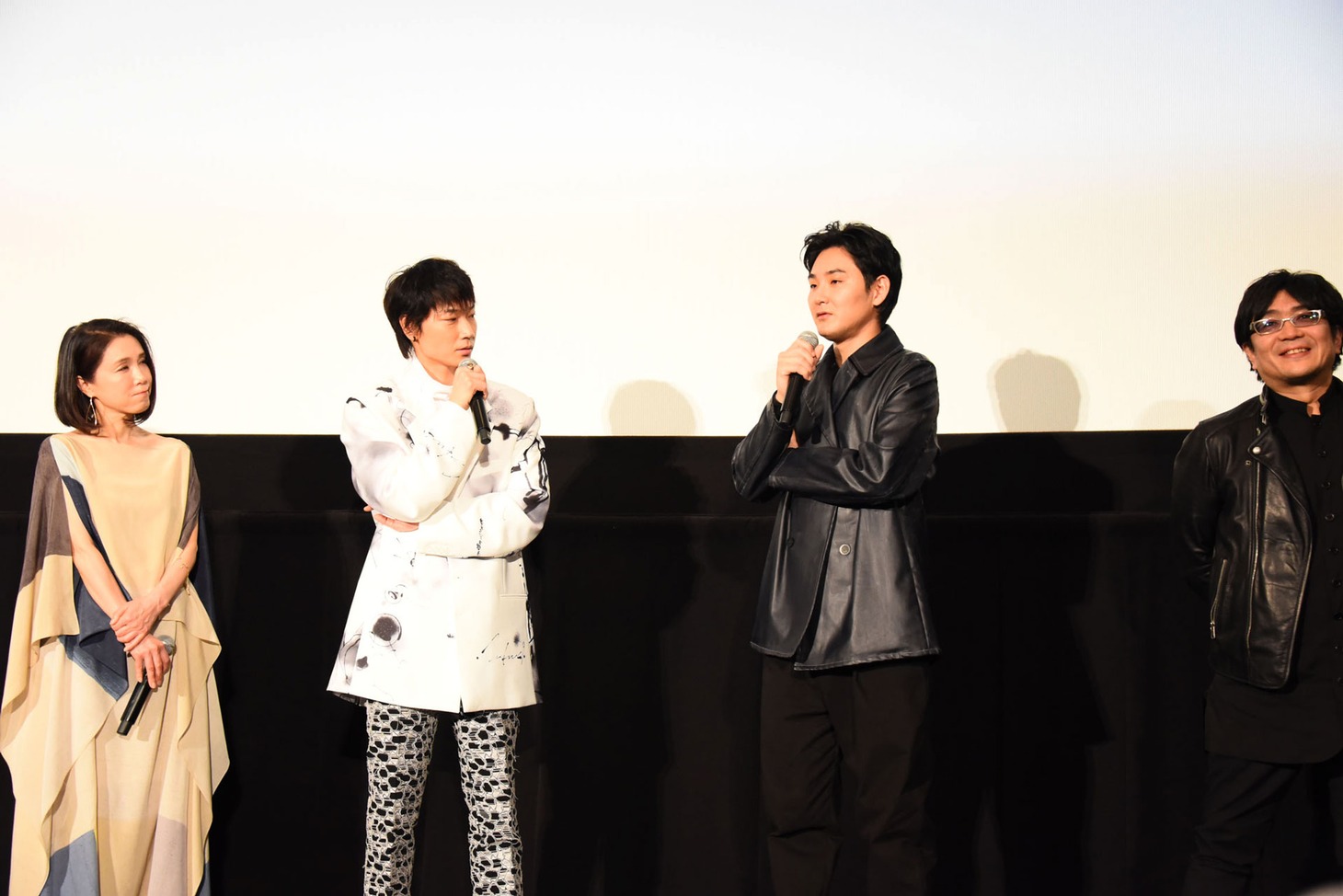 「影裏」公開記念舞台挨拶の様子。