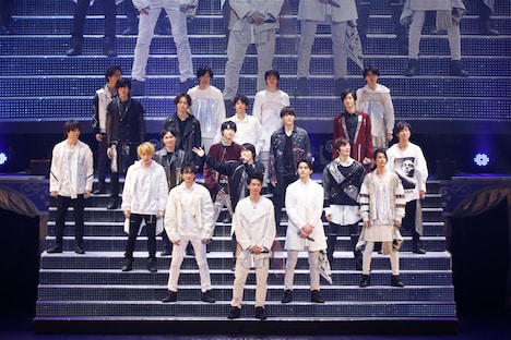 2月16日昼公演より、「Dear My Girl」パフォーマンスの様子。