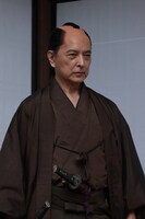 「みをつくし料理帖」より、榎木孝明演じる駒澤。
