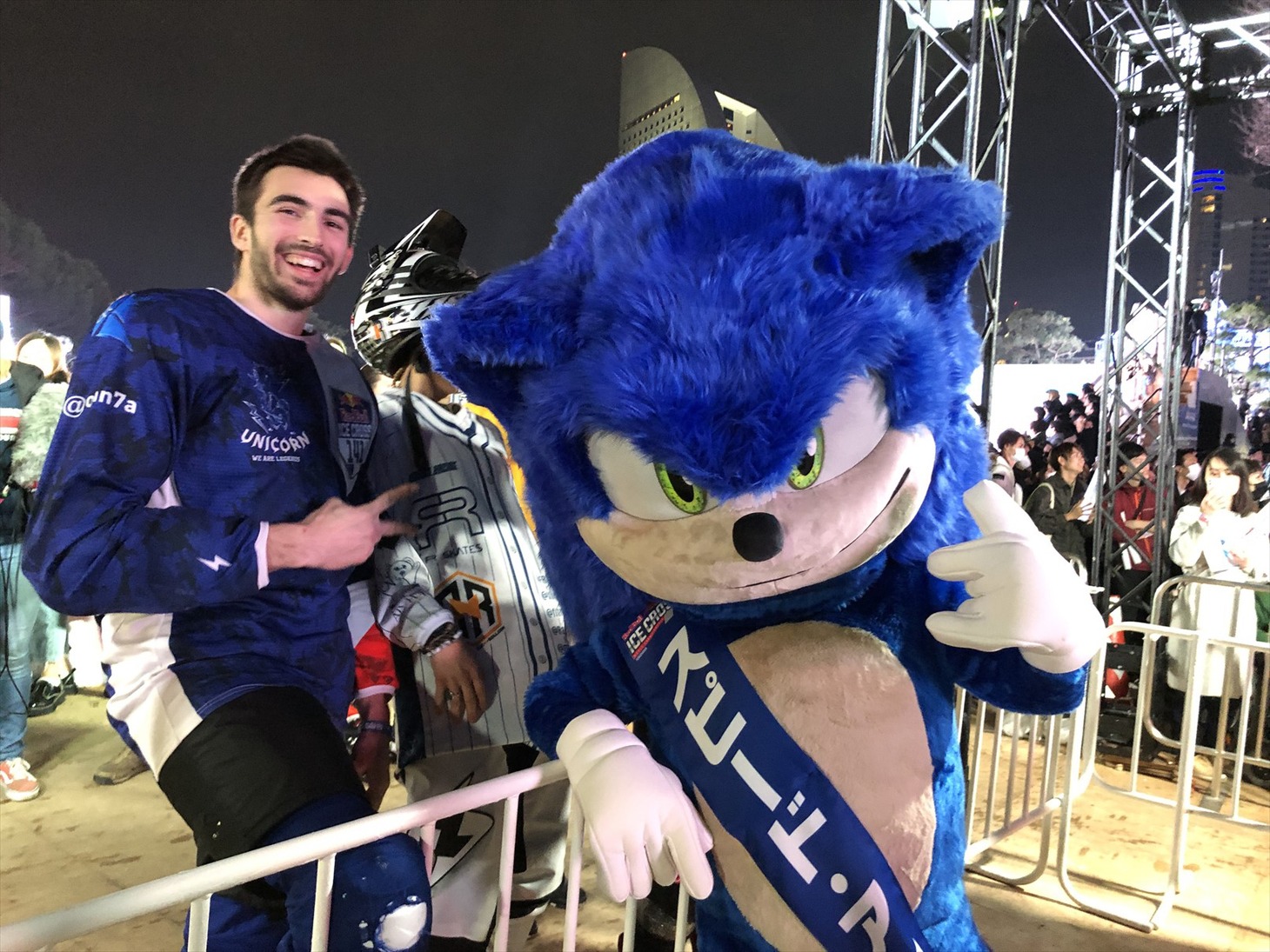 「ATSX1000 レッドブル・アイスクロス ワールド チャンピオンシップ横浜 2020」に登場したソニック。