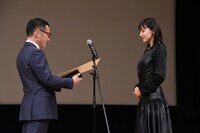 長澤まさみ（右）