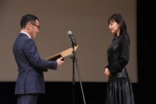 長澤まさみ（右）