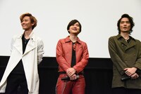 左から戸谷公人、木ノ本嶺浩、村上幸平。