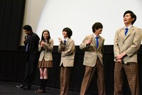 レジェンドキャストに「1人だけテイストが違う」と言われてしまった兼崎健太郎（左端）。