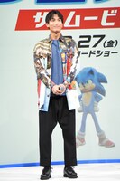 緊張の面持ちで登場した中川大志。