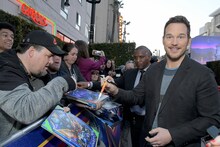 クリス・プラット（右）