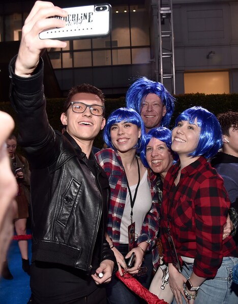 トム・ホランド（左）