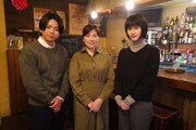 左から増田貴久、柚月裕子、橋本愛。